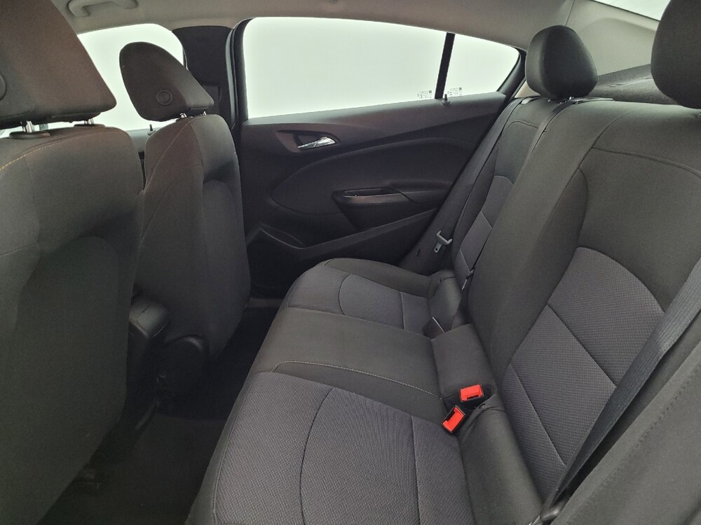 2018 Chevrolet Cruze in Cincinnati, OH 45255 - 18056801 18