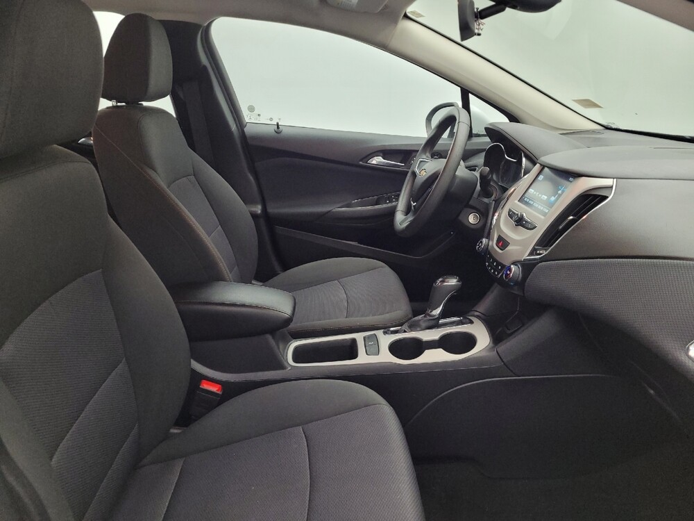 2018 Chevrolet Cruze in Cincinnati, OH 45255 - 18056801 21