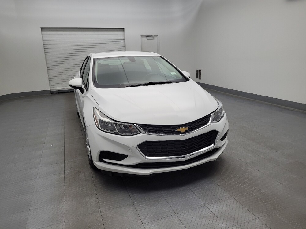2018 Chevrolet Cruze in Cincinnati, OH 45255 - 18056801 14