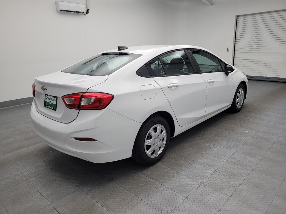 2018 Chevrolet Cruze in Cincinnati, OH 45255 - 18056801 10