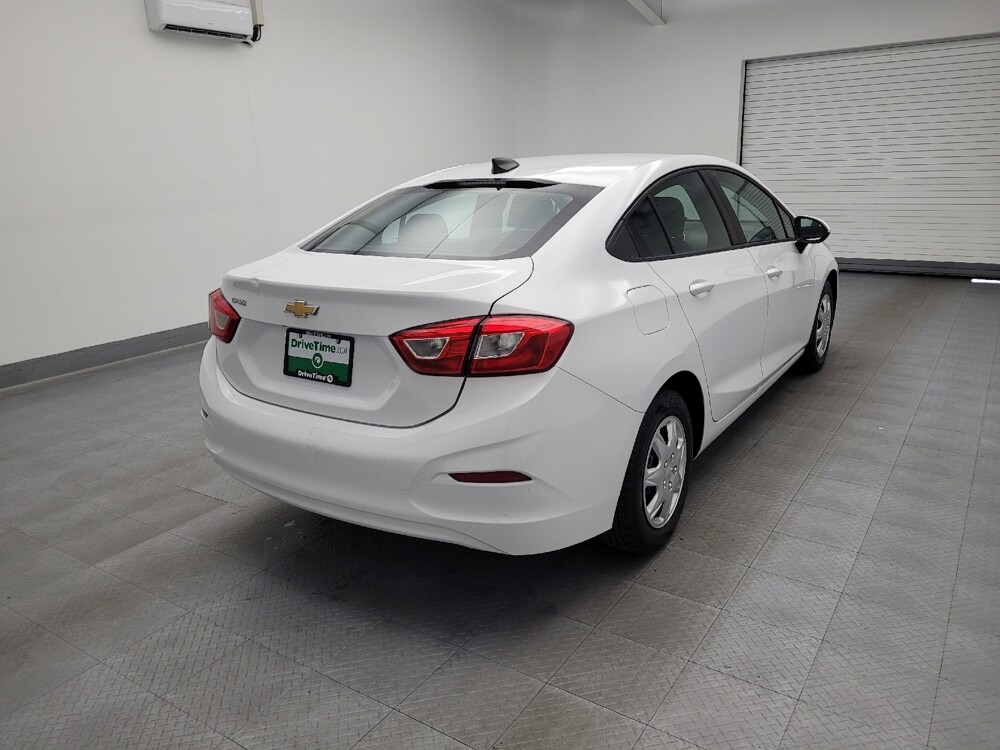 2018 Chevrolet Cruze in Cincinnati, OH 45255 - 18056801 9