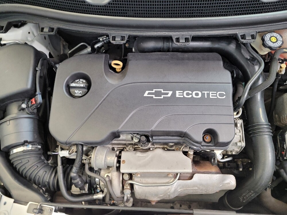 2018 Chevrolet Cruze in Cincinnati, OH 45255 - 18056801 30