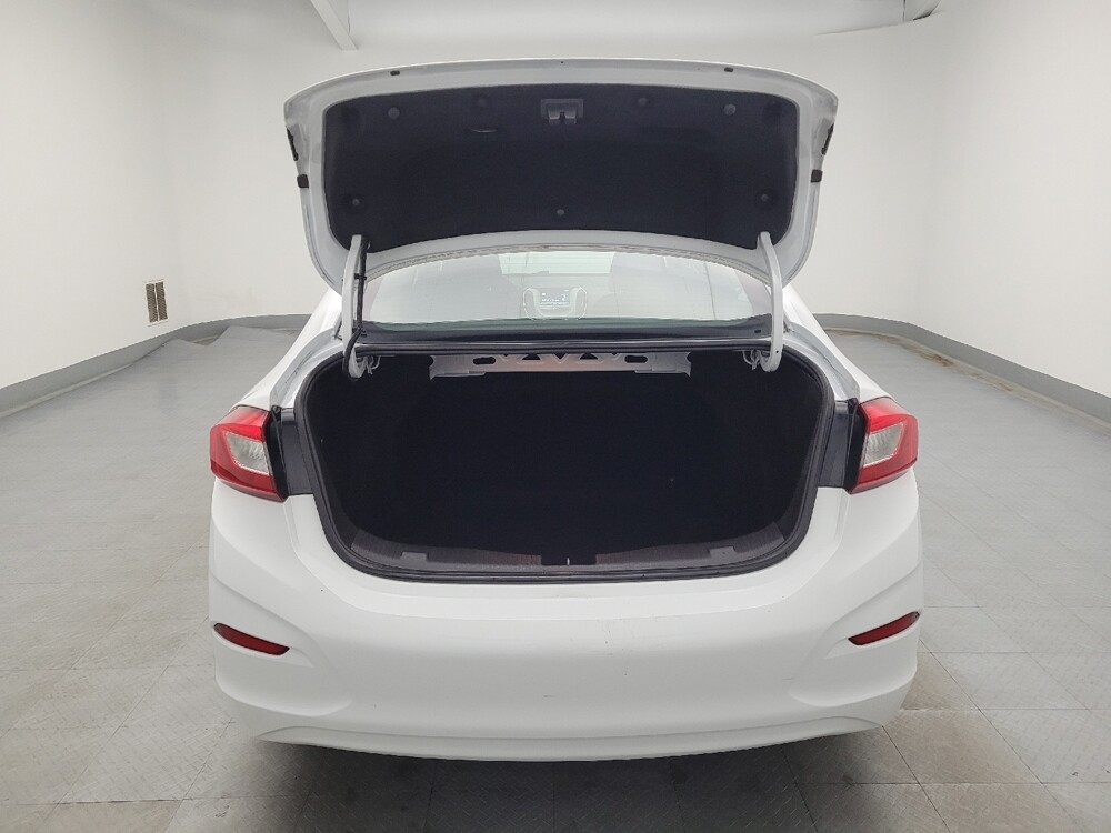 2018 Chevrolet Cruze in Cincinnati, OH 45255 - 18056801 29