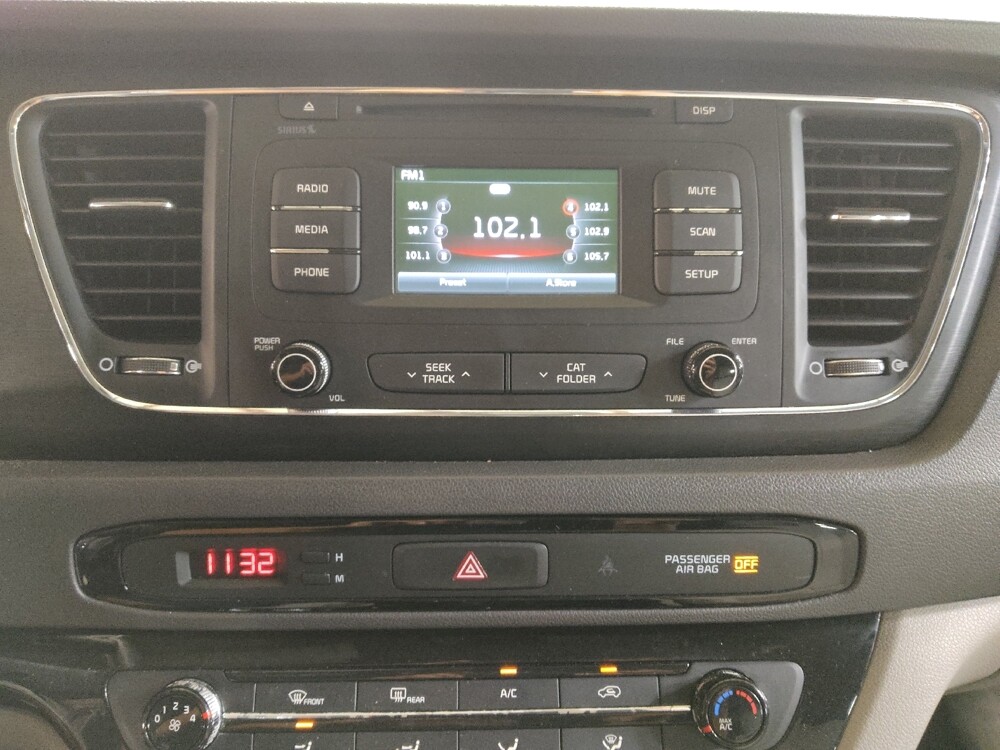 2017 Kia Sedona in Plano, TX 75074 - 18056822 25