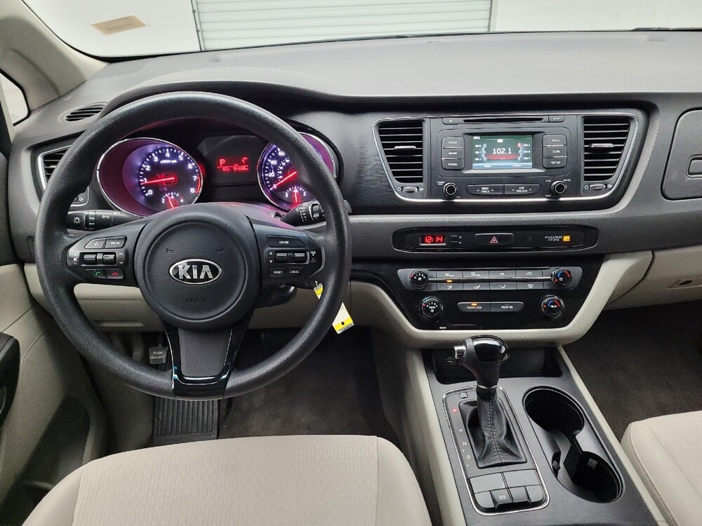 2017 Kia Sedona in Plano, TX 75074 - 18056822 22