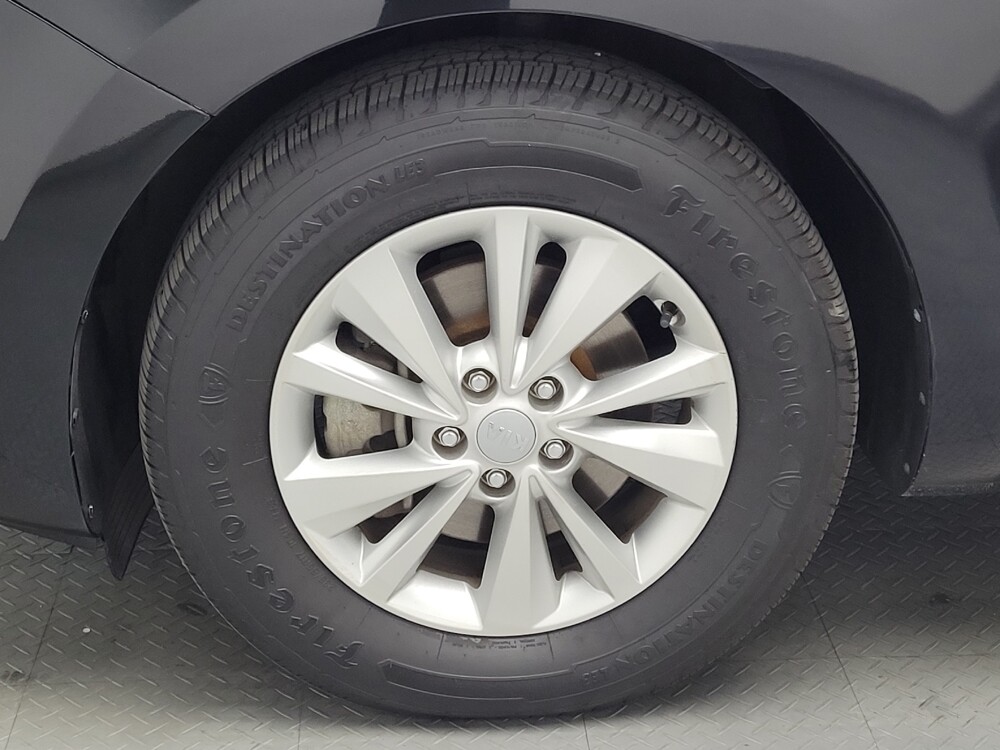 2017 Kia Sedona in Plano, TX 75074 - 18056822 31