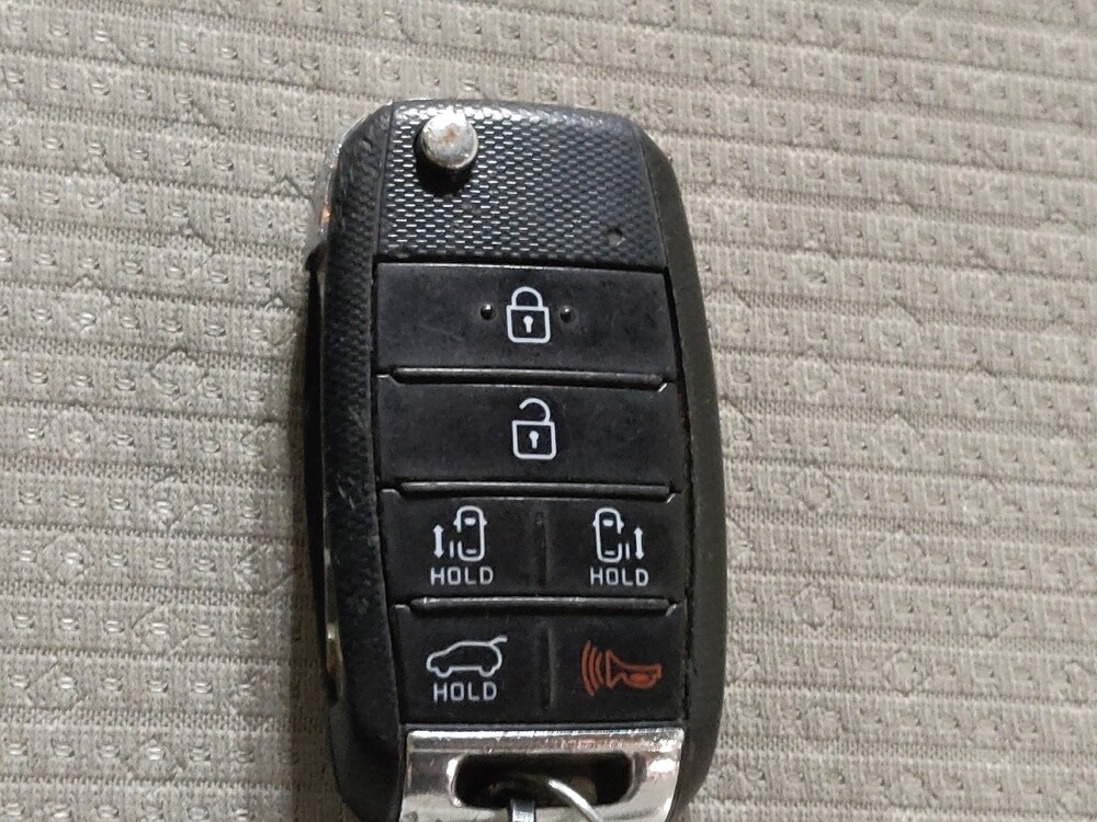 2017 Kia Sedona in Plano, TX 75074 - 18056822 32