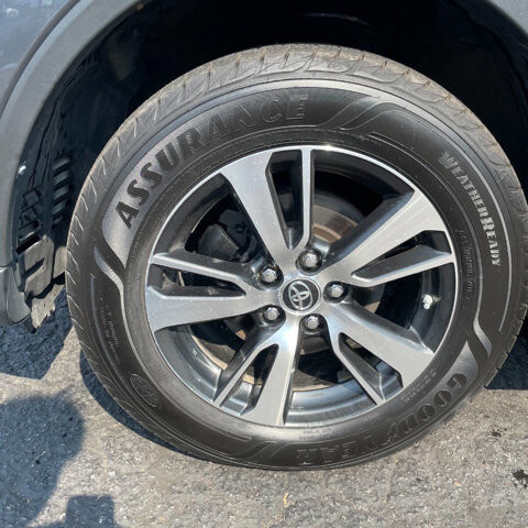 2018 Toyota RAV4 in Coeur d&amp;#039;Alene, ID 83815 - 18056960 9