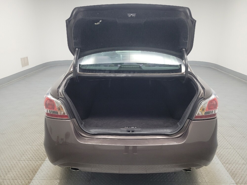 2015 Nissan Altima in Highland, IN 46322 - 18057363 29