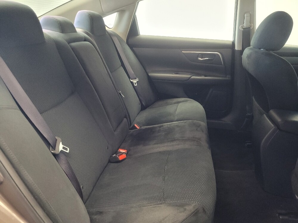 2015 Nissan Altima in Highland, IN 46322 - 18057363 19