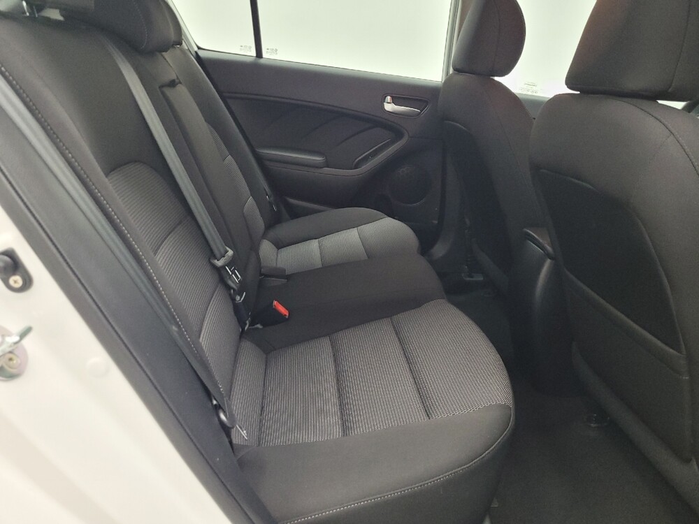 2017 Kia Forte in Las Vegas, NV 89102 - 18057367 19