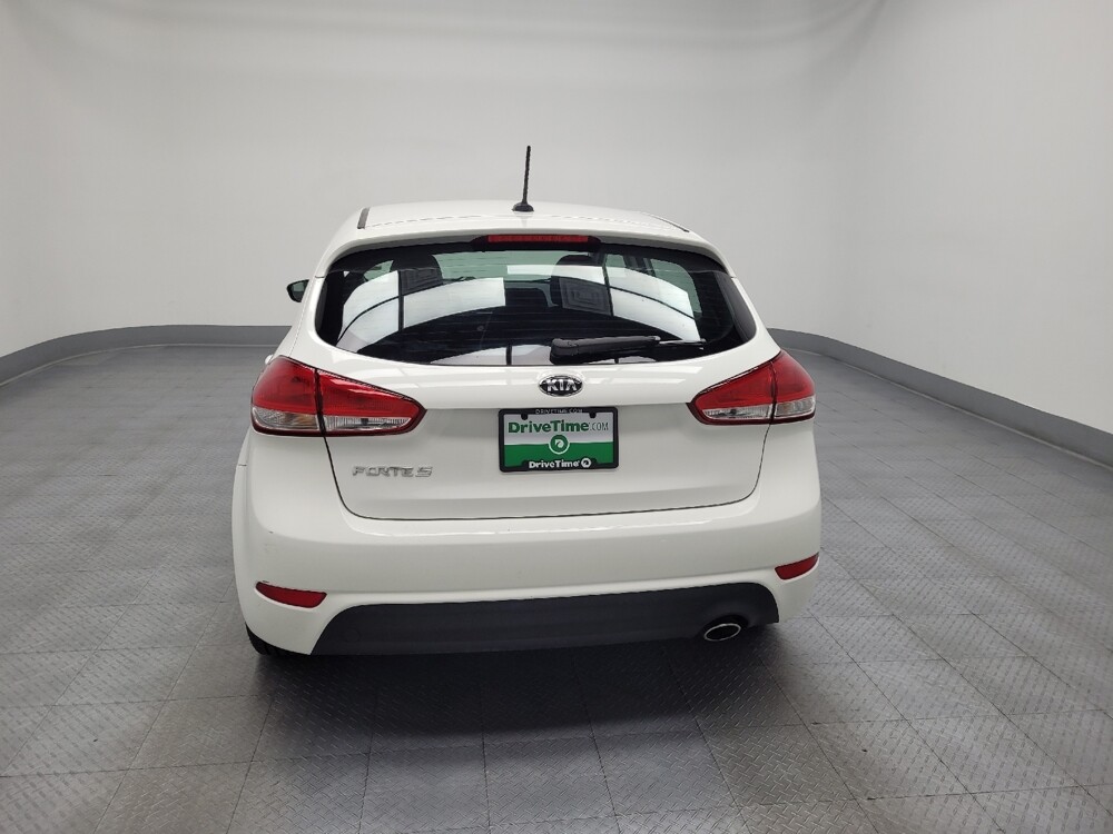 2017 Kia Forte in Las Vegas, NV 89102 - 18057367 6