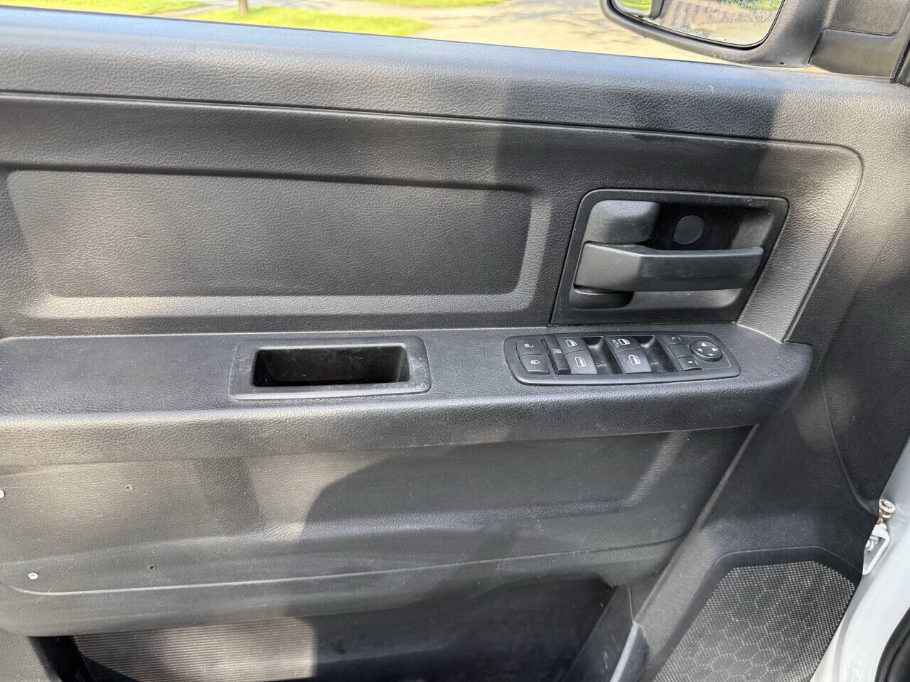 2014 RAM 1500 in Hollywood, FL 33023-1906 - 18057398 30