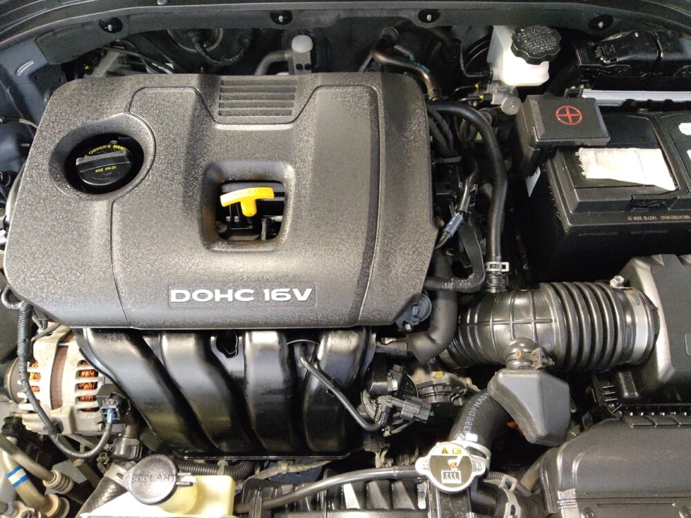 2017 Hyundai Elantra in Live Oak, TX 78233 - 18057582 30