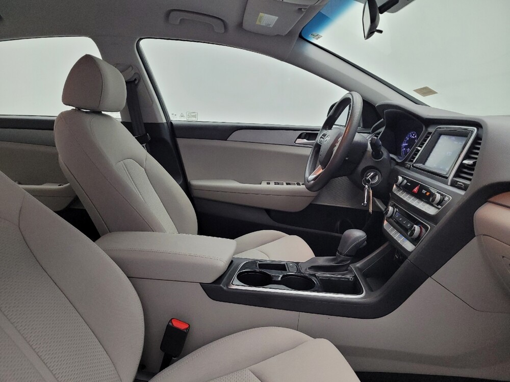 2018 Hyundai Sonata in Columbus, OH 43231 - 18057603 21