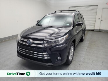 2019 Toyota Highlander in Des Moines, IA 50310
