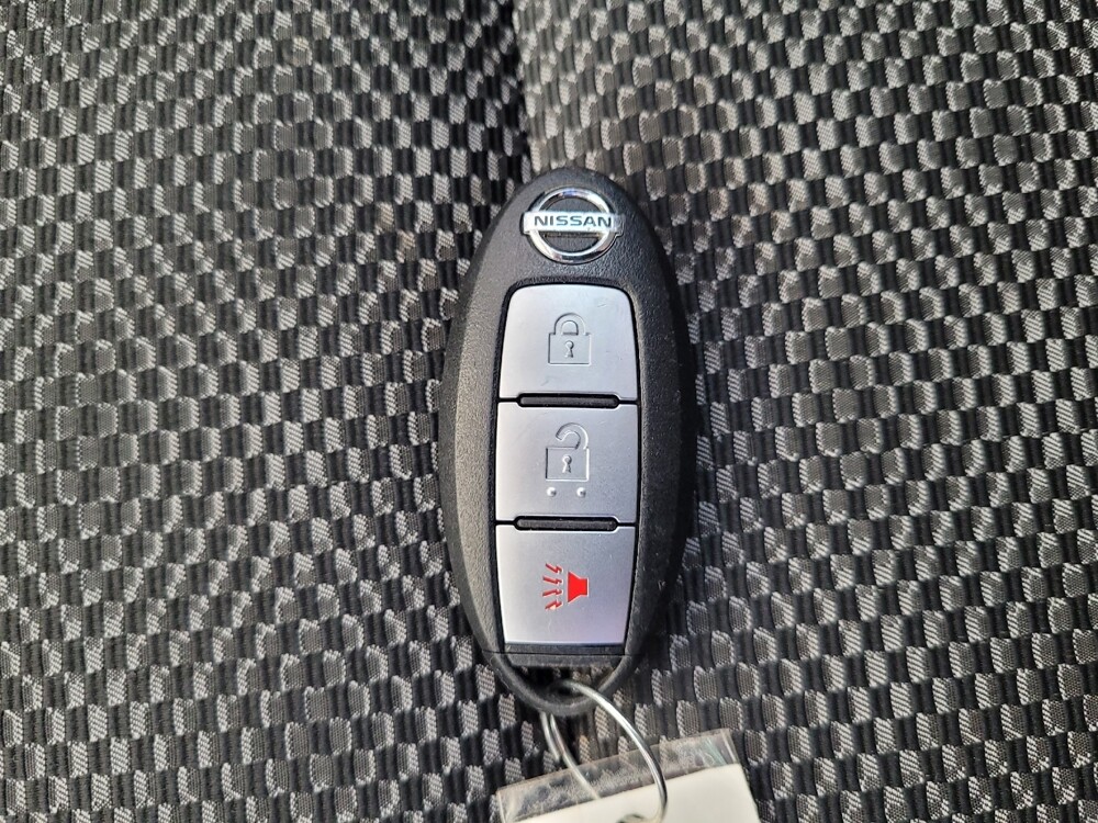 2018 Nissan Rogue Sport in Miamisburg, OH 45342 - 18057767 32