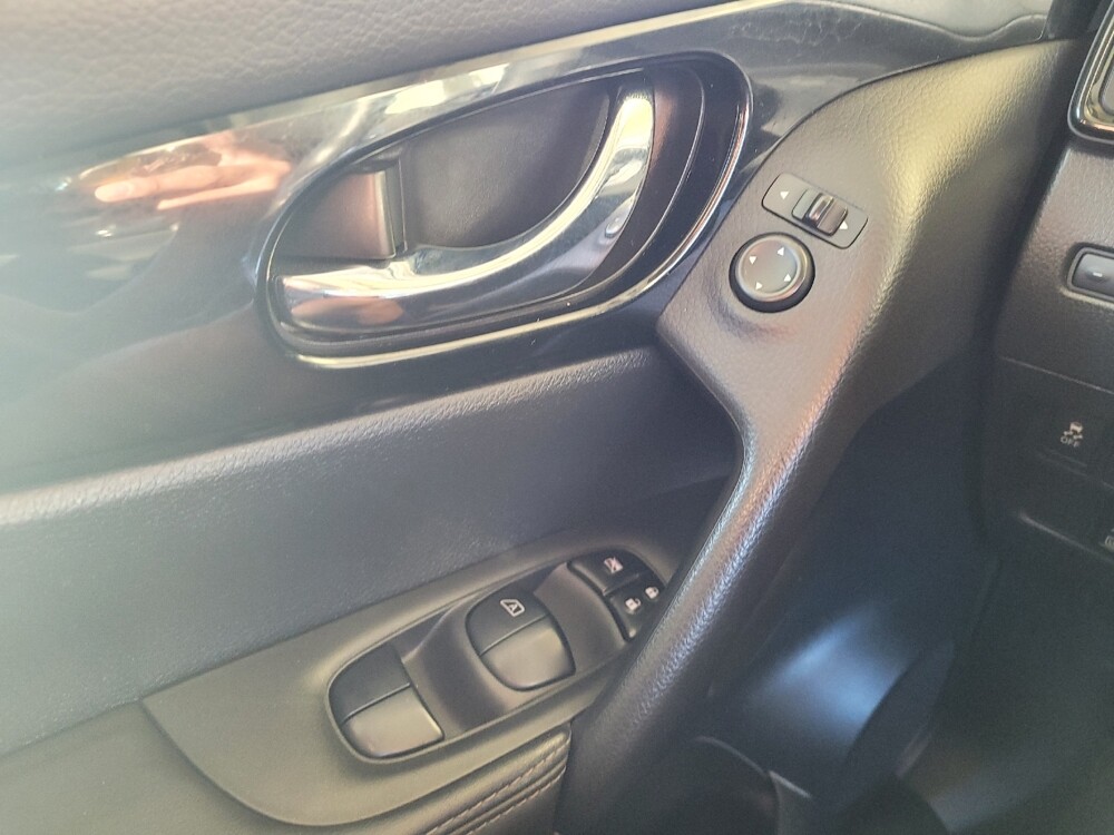 2018 Nissan Rogue Sport in Miamisburg, OH 45342 - 18057767 27