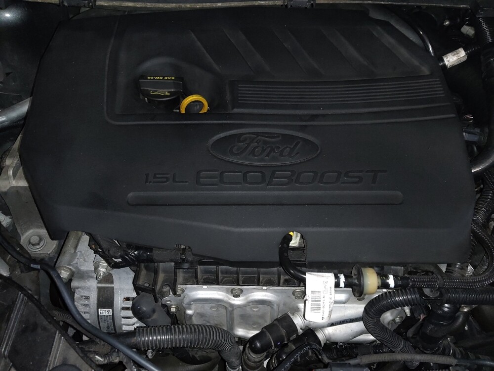 2018 Ford Escape in Jacksonville, FL 32210 - 18057792 30