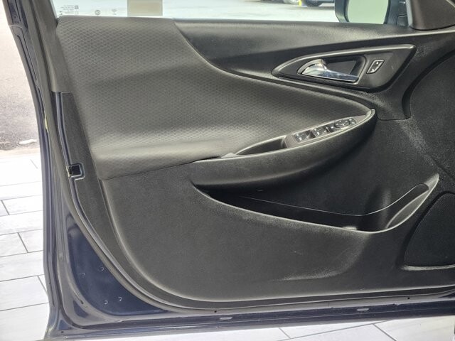 2022 Chevrolet Malibu in Cinnaminson, NJ 08077 - 18057802 10