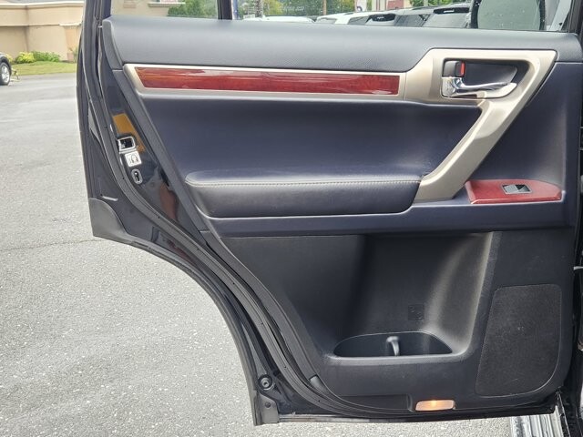 2019 Lexus GX 460 in Cinnaminson, NJ 08077 - 18057803 12