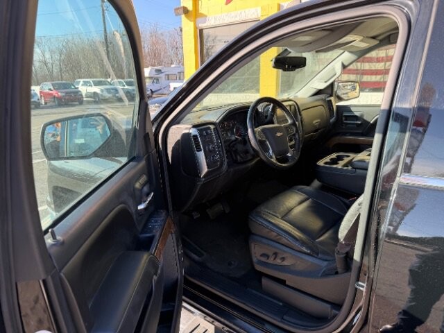 2015 Chevrolet Silverado 1500 in Indianapolis, IN 46222-4002 - 18057825 8