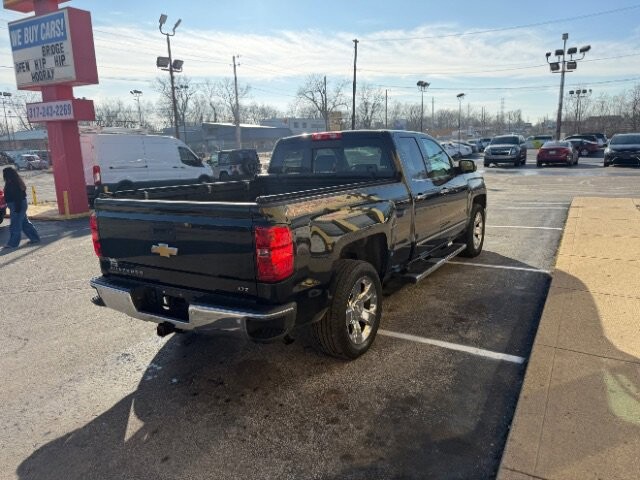 2015 Chevrolet Silverado 1500 in Indianapolis, IN 46222-4002 - 18057825 5