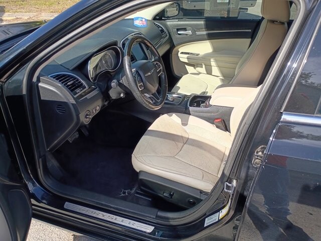 2017 Chrysler 300 in Hudson, FL 34669 - 18057847 10