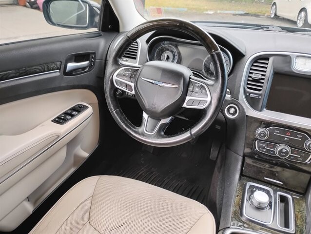 2017 Chrysler 300 in Hudson, FL 34669 - 18057847 11