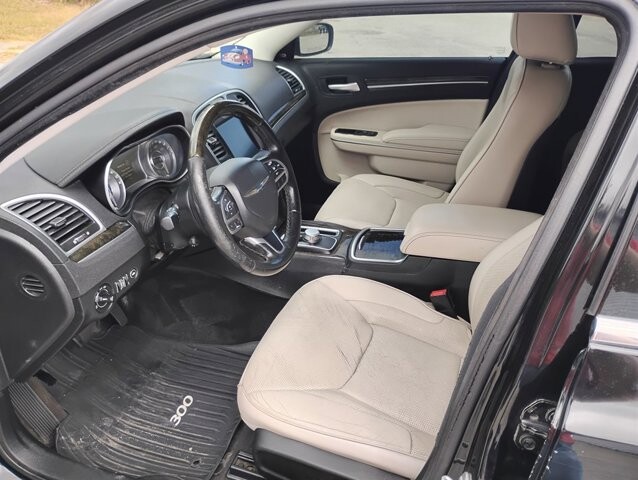 2017 Chrysler 300 in Hudson, FL 34669 - 18057847 10