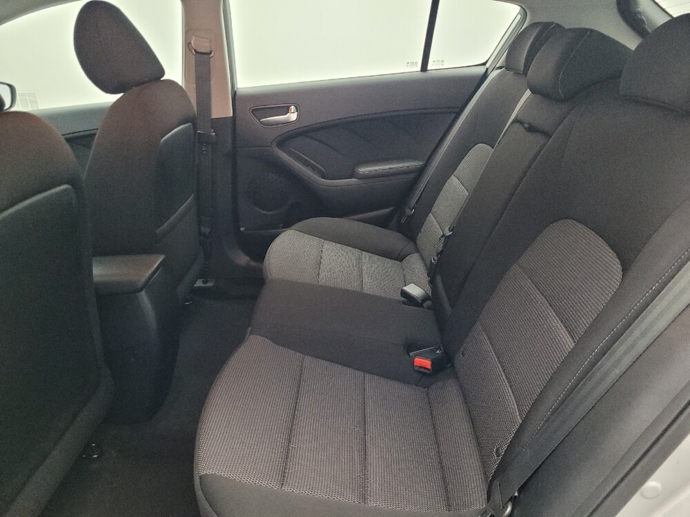 2017 Kia Forte in Savannah, GA 31419 - 18057937 18