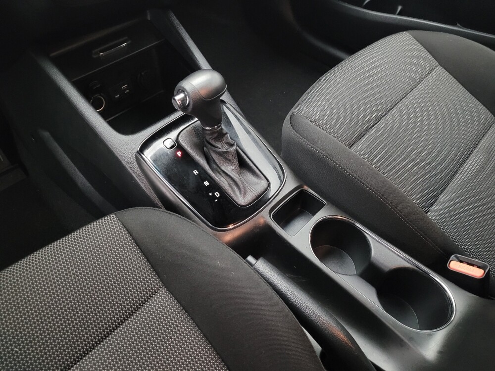 2017 Kia Forte in Savannah, GA 31419 - 18057937 26