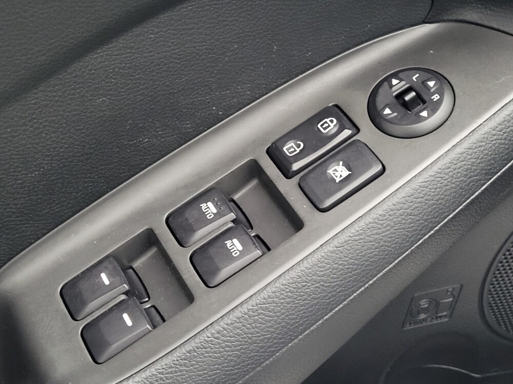 2017 Kia Forte in Savannah, GA 31419 - 18057937 27