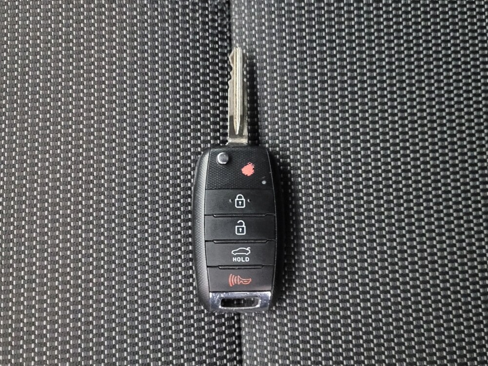 2017 Kia Forte in Savannah, GA 31419 - 18057937 32