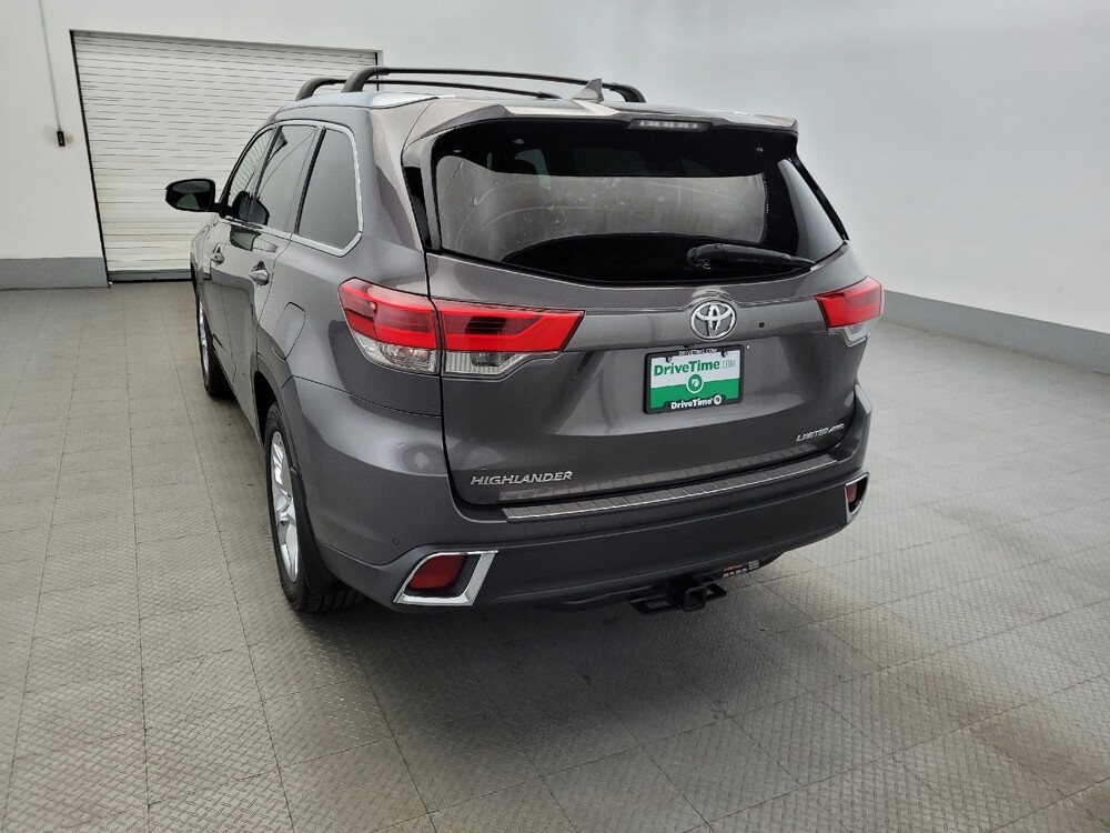 2018 Toyota Highlander in Pittsburgh, PA 15236 - 18058007 6