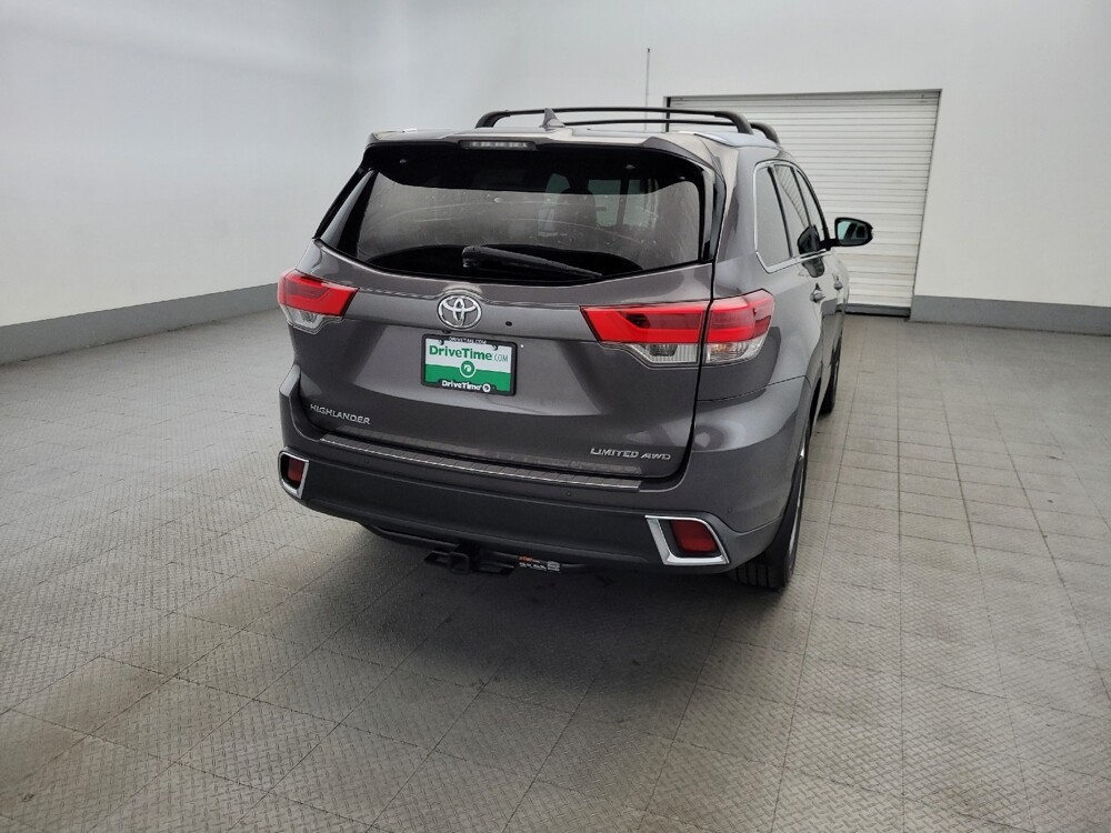 2018 Toyota Highlander in Pittsburgh, PA 15236 - 18058007 7