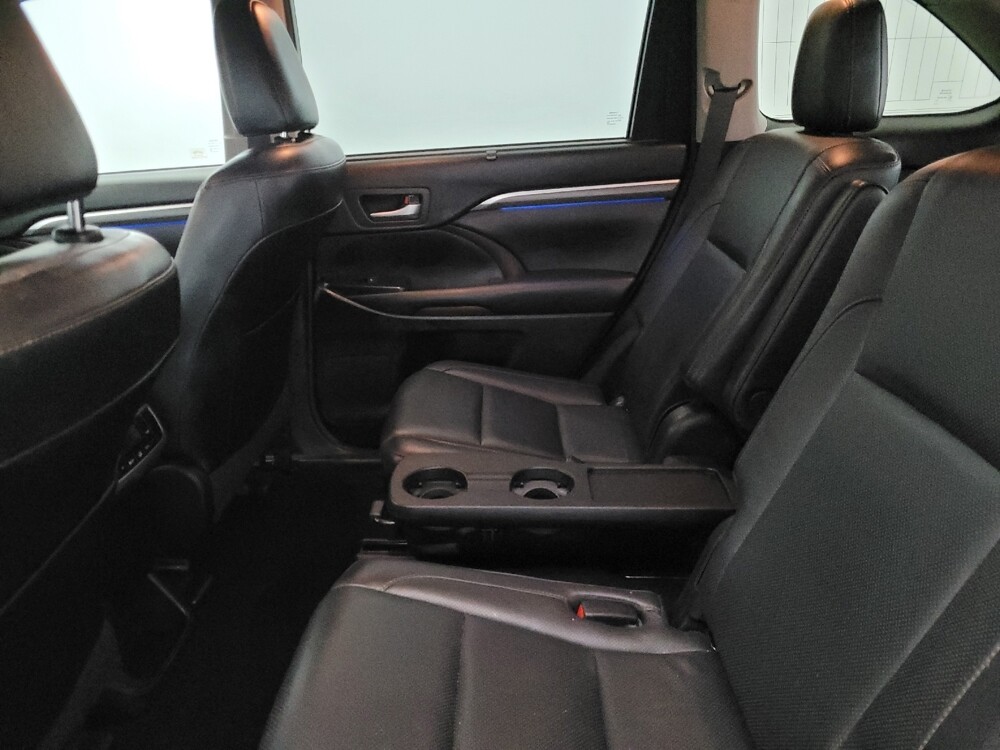 2018 Toyota Highlander in Pittsburgh, PA 15236 - 18058007 18