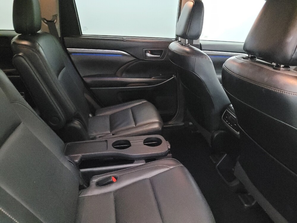 2018 Toyota Highlander in Pittsburgh, PA 15236 - 18058007 19