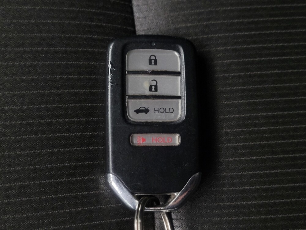 2018 Honda Accord in Lombard, IL 60148 - 18058173 32