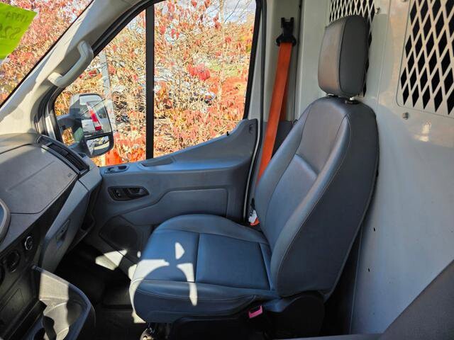 2019 Ford Transit 250 in Blauvelt, NY 10913 - 18058212 25