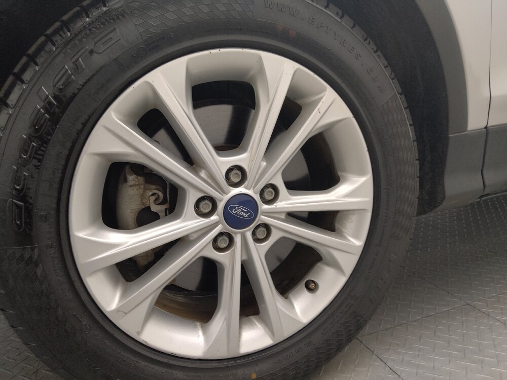 2018 Ford Escape in Jacksonville, FL 32210 - 18058342 31