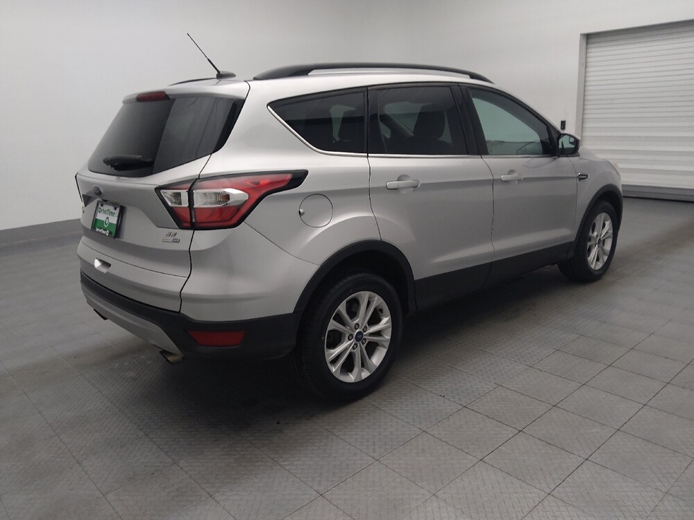 2018 Ford Escape in Jacksonville, FL 32210 - 18058342 10