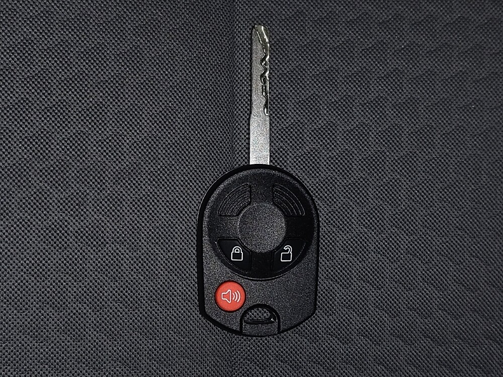 2018 Ford Escape in Jacksonville, FL 32210 - 18058342 32