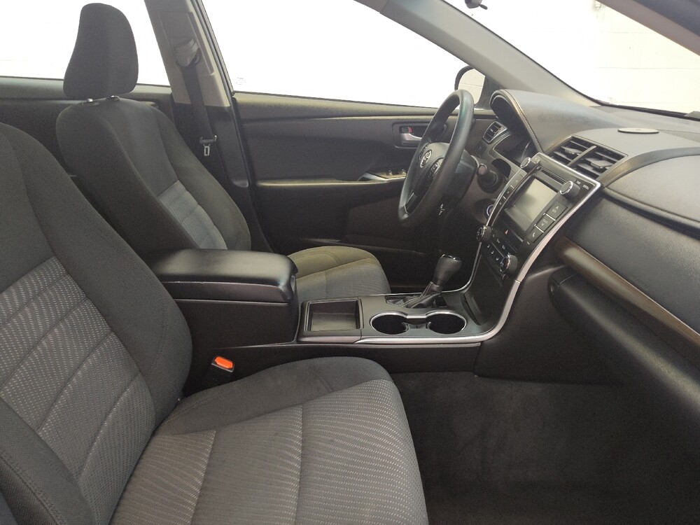 2016 Toyota Camry in Cincinnati, OH 45255 - 18058384 21