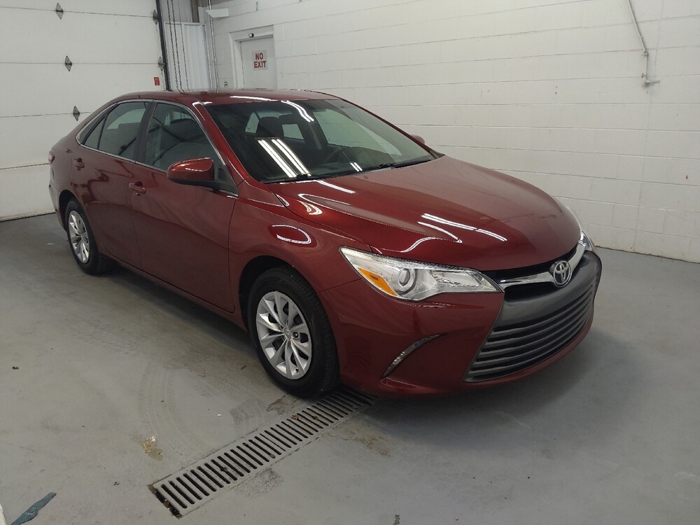 2016 Toyota Camry in Cincinnati, OH 45255 - 18058384 11