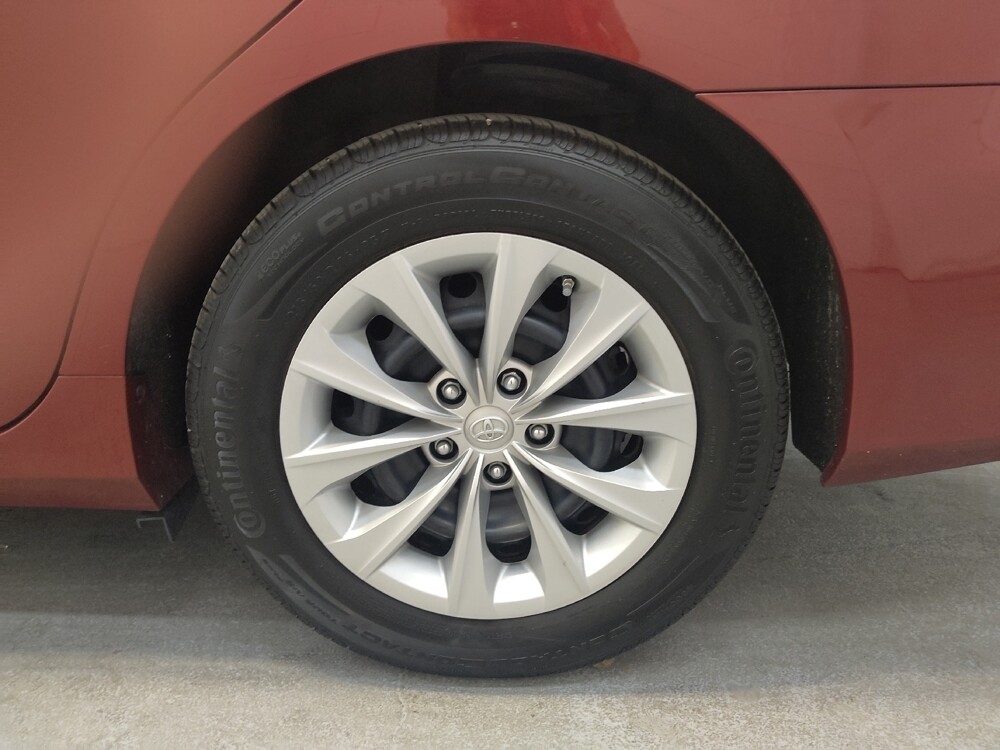 2016 Toyota Camry in Cincinnati, OH 45255 - 18058384 31