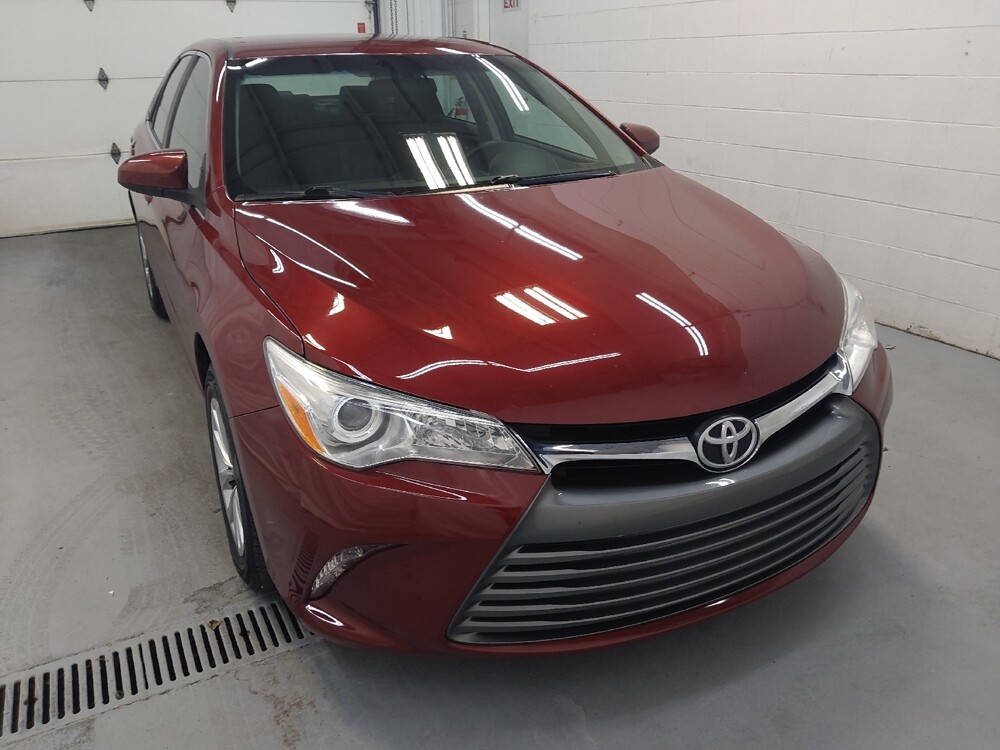 2016 Toyota Camry in Cincinnati, OH 45255 - 18058384 13