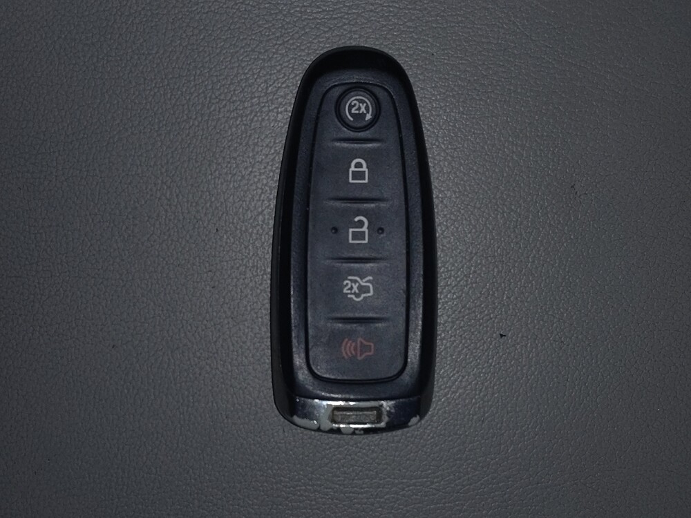 2016 Ford C-MAX in Jacksonville, FL 32210 - 18058455 32