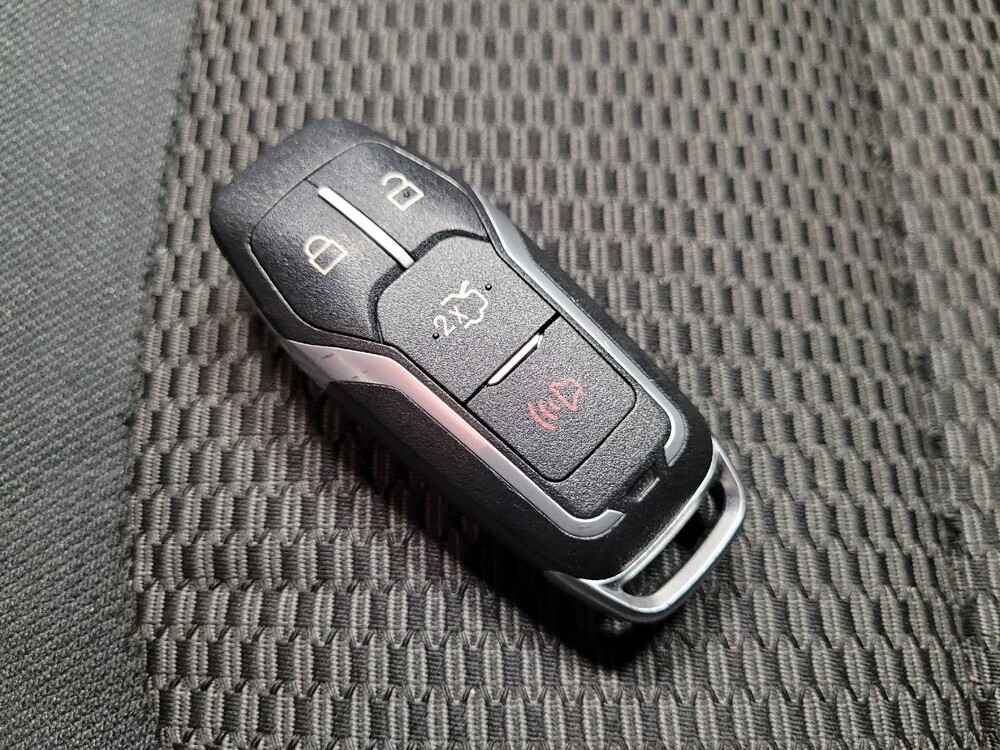 2017 Ford Explorer in Phoenix, AZ 85015 - 18058783 32