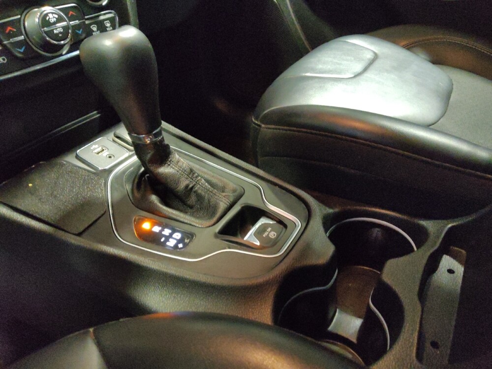 2019 Jeep Cherokee in Tucson, AZ 85705 - 18058784 26